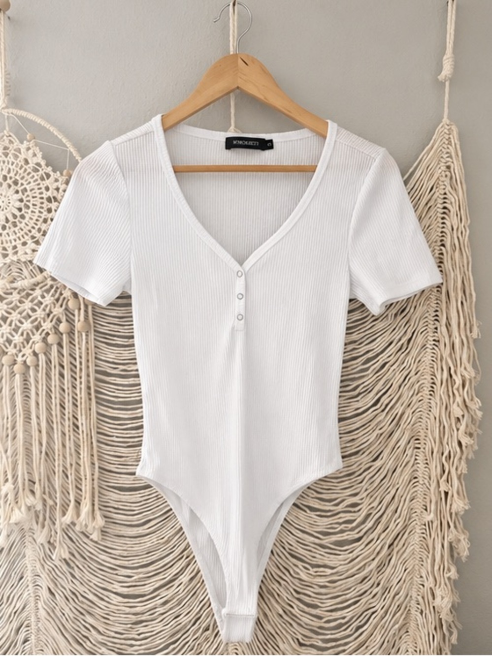 Merokeety White Ribbed V-Neck Snap Button Bodysuit Size Small